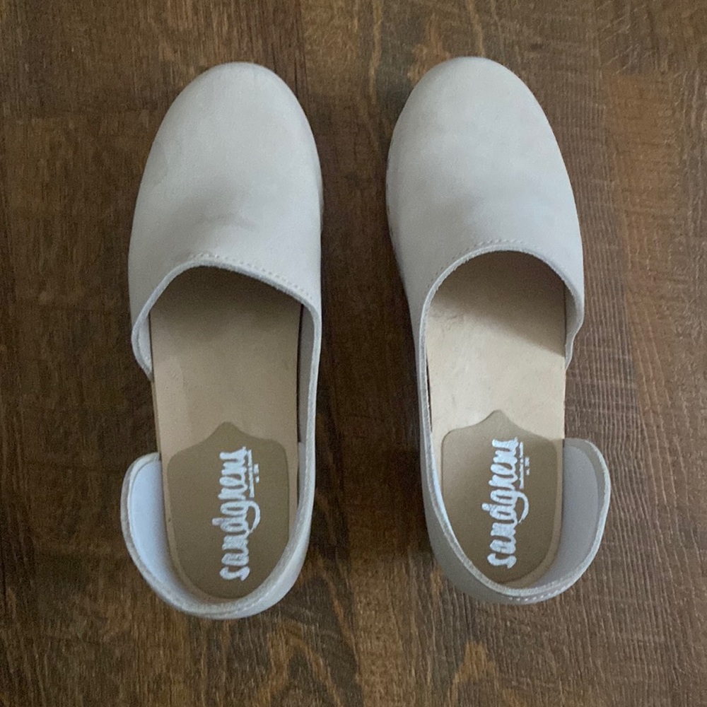 Sandgrens Brett size 38 clogs never worn.